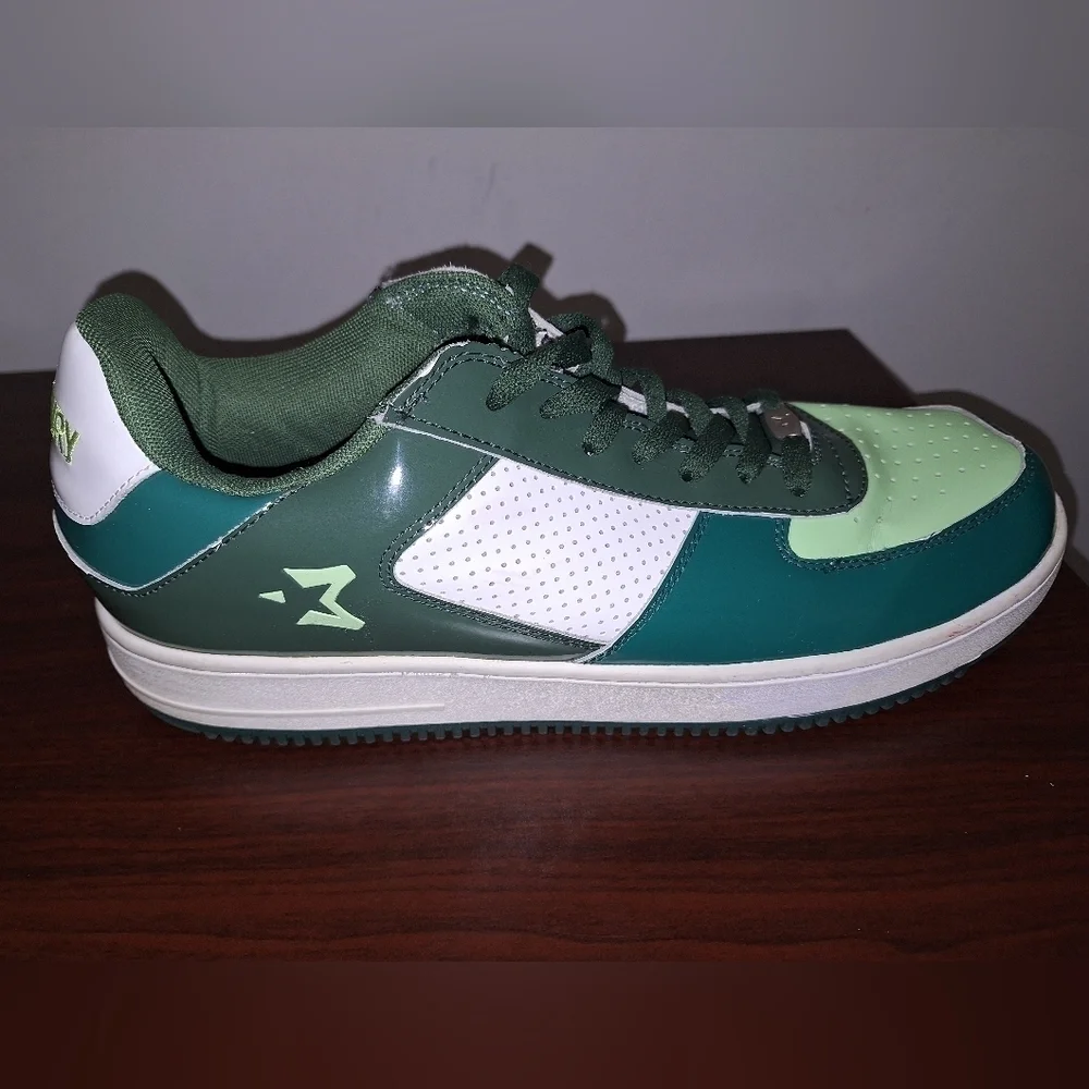 A pair of Starbury men's size 14 green sneakers. They're in excellent condition